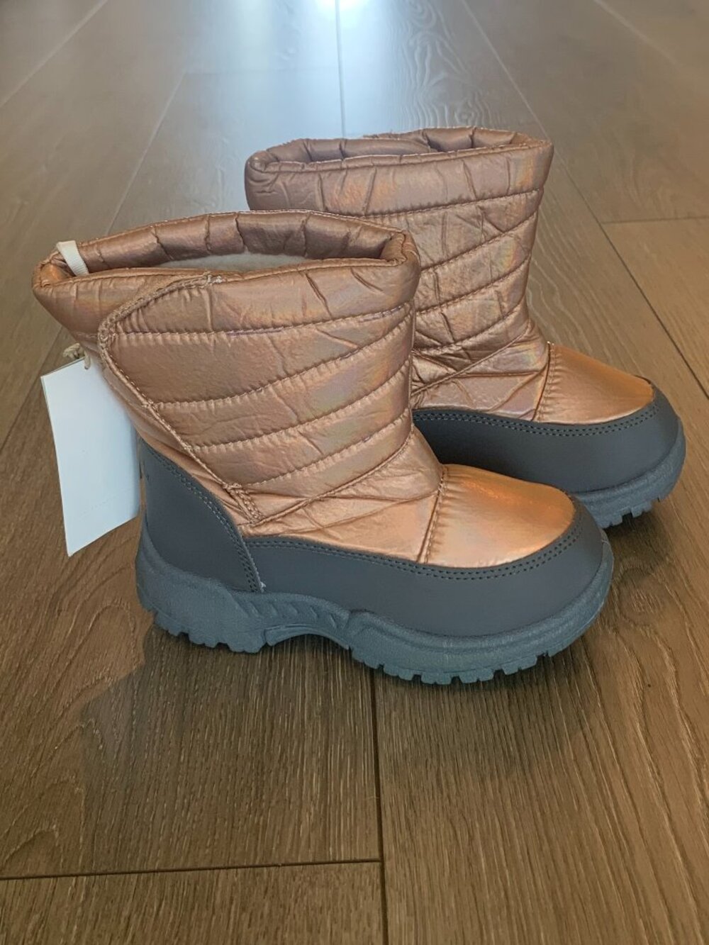 NWT Mountain Warehouse Girls Snow Boots Size 10 Rose Gold